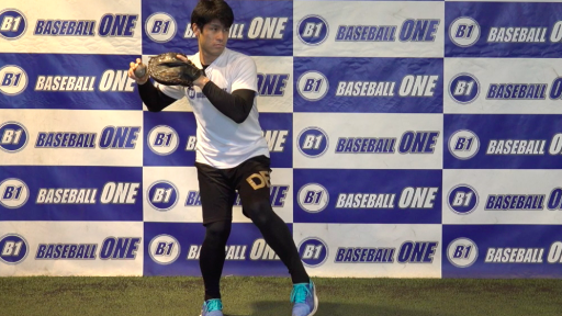 【野球  練習メニュー】右側のボールの捕球からの送球を覚える練習方法