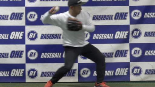 【野球  練習メニュー】ダブルプレー 三遊間の打球を捕球していく練習方法