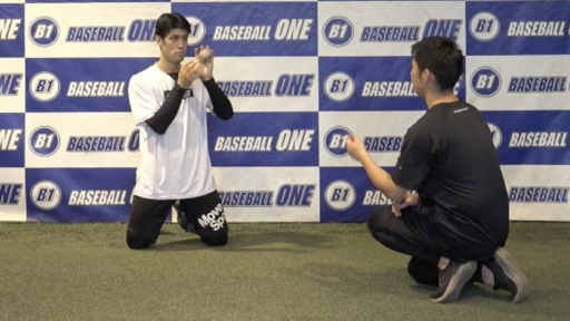 【野球 練習メニュー】捕球時の指の動かすタイミングを覚える練習方法