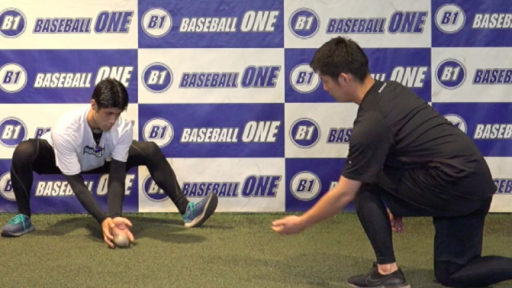 【野球  練習メニュー】捕球時の軸足に重心を置くための練習方法