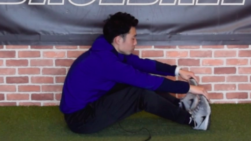 【野球 練習メニュー】もも裏のストレッチ