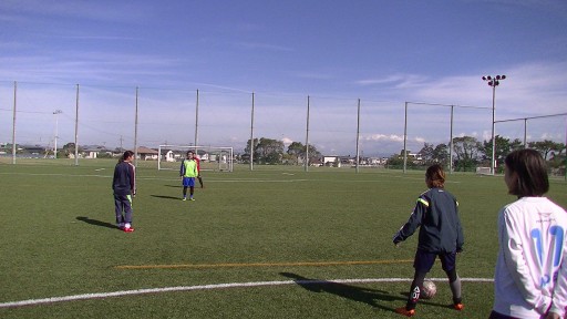 【サッカー 練習メニュー】5人以上でできるパス＆コントロール＿フォワードパス＆リバウンドパス