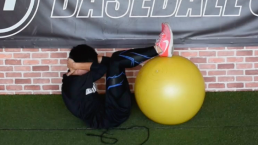 【野球 練習メニュー】バランスボール 腹筋