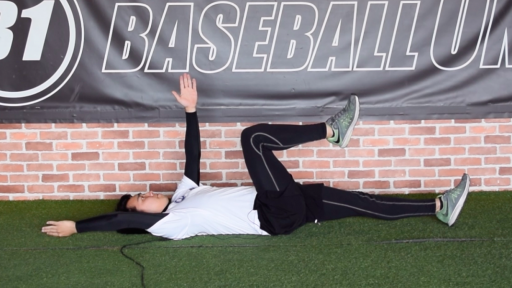 【野球  練習メニュー】腹筋に力を入れて、手足を動かすトレーニング