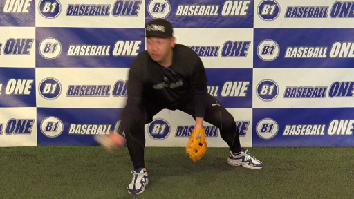 【野球  練習メニュー】ゲッツー時のトスの仕方を覚える為の練習方法