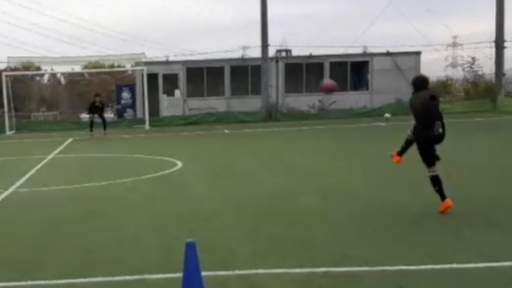 【サッカー  練習メニュー】シュート（ボレー）ドリル（背後からのボール）