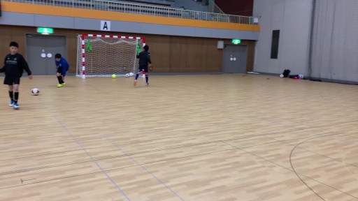 【サッカー  練習メニュー】サッカーが上手くなるフットサル「反応TR」また抜きチャレンジ 1対1