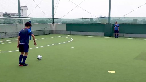【フットサル 練習メニュー】動きながら方向付けをする
