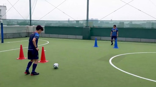 【フットサル 練習メニュー】動きながら止める