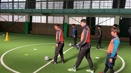 【サッカー  練習メニュー】ドリブルリレー(浮き球)