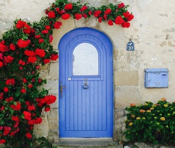 リノベーションの参考になる 海外中のおしゃれな玄関ドア Suvaco スバコ