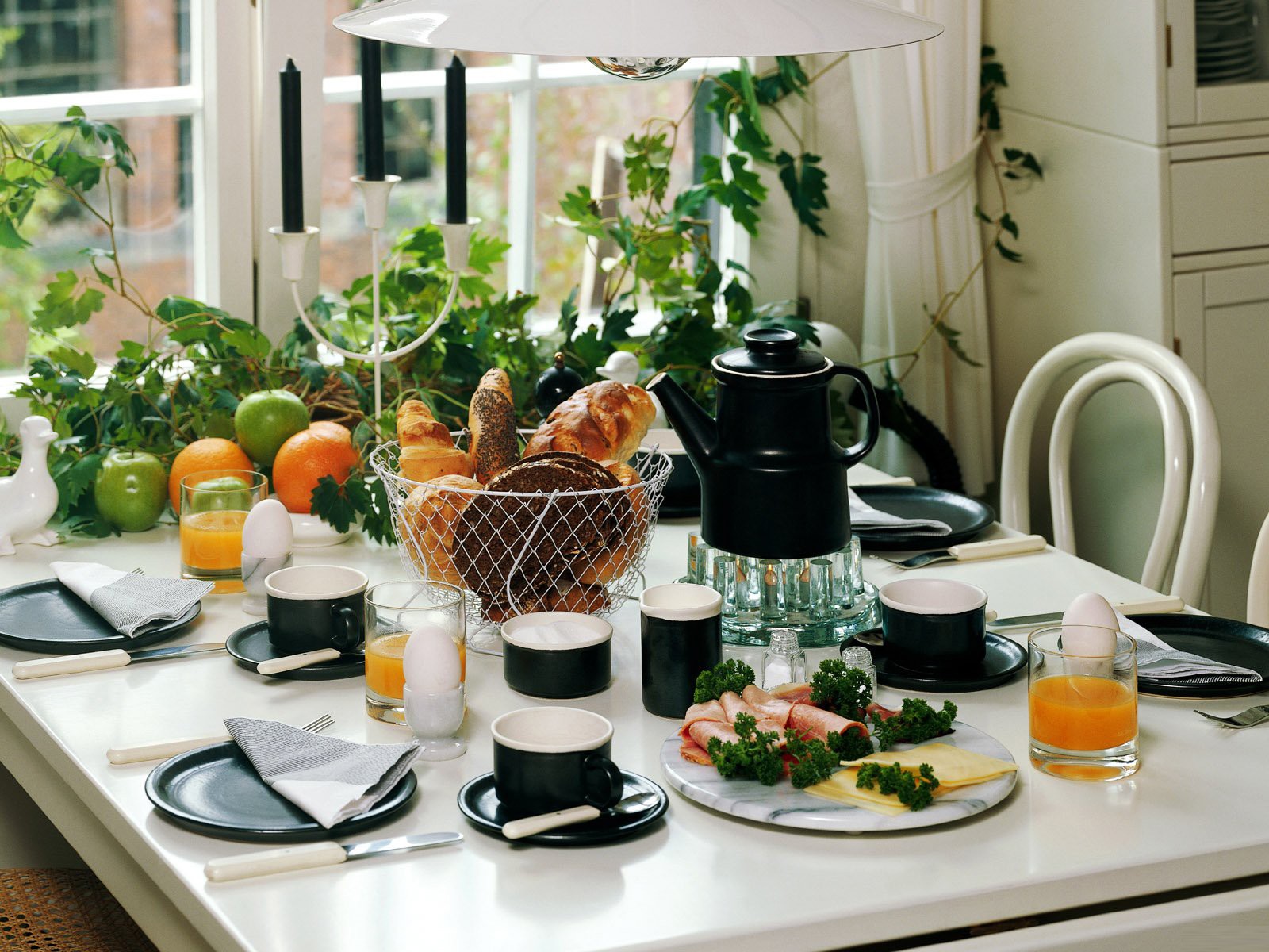 朝ごはんを素敵に飾ろう おしゃれなテーブルコーディネート7選 Suvaco スバコ