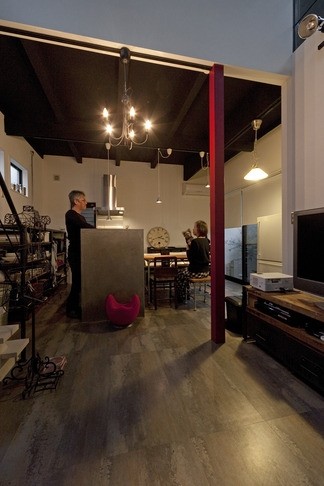 柱や梁を見せることで実現 広がりのある空間づくり Suvaco スバコ