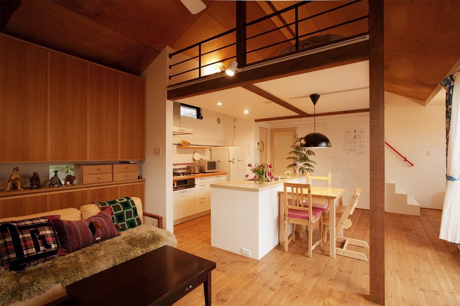 裏から見た現代住宅 築30年以上の家が大変身！リフォーム・リノベーションで叶える理想の