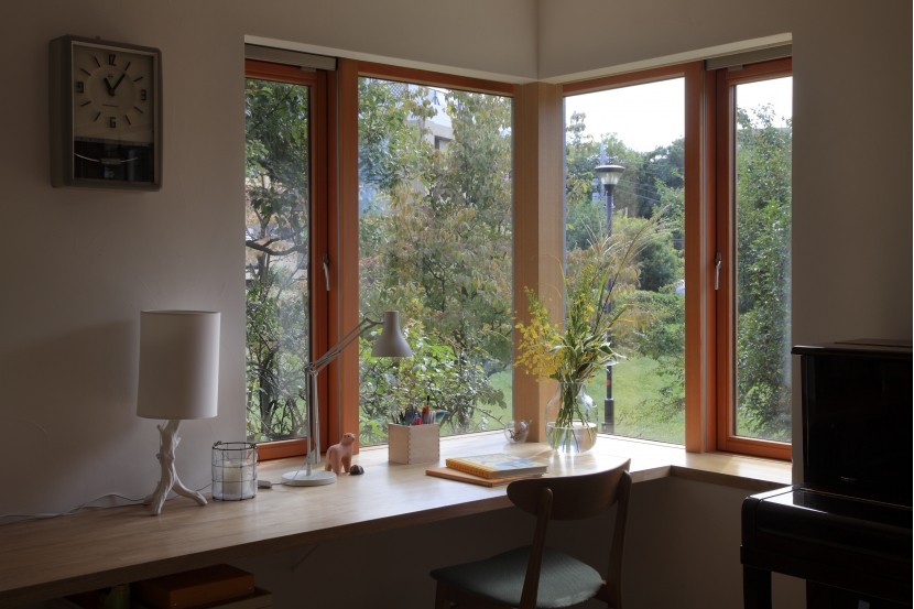 お気に入りを飾るだけじゃない 出窓の活用実例5選 Suvaco スバコ