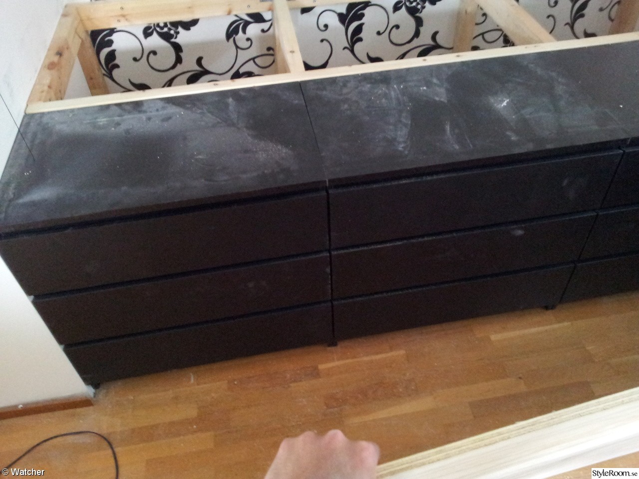 Ikeaの家具を使って 収納力バツグンのベッドを作ってみた 本家スウェーデンの事例 Suvaco スバコ