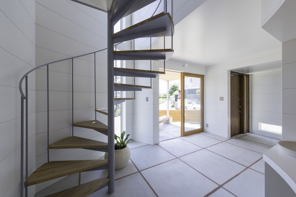 螺旋（らせん）階段とは？メリット・デメリットとプランニングの