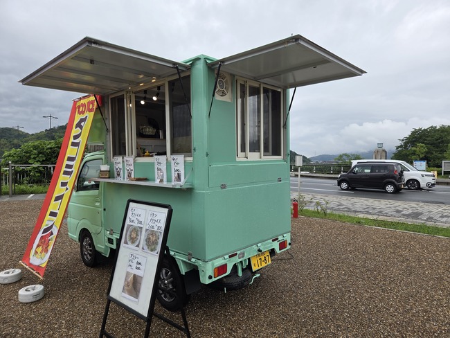 キッチンカーアド３