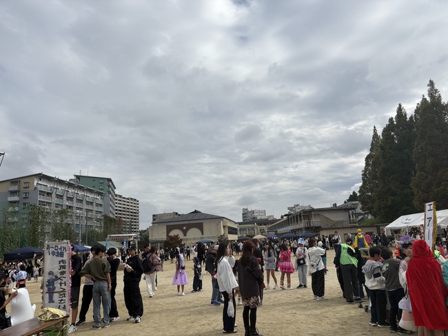 【枚方自治会　小学校での秋祭り】　開成ハロウィンフェスタ
