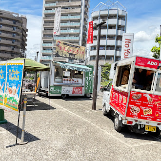 イトーヨーカドー四つ木店　屋外　ソフトバンク・ワイモバイルイベント