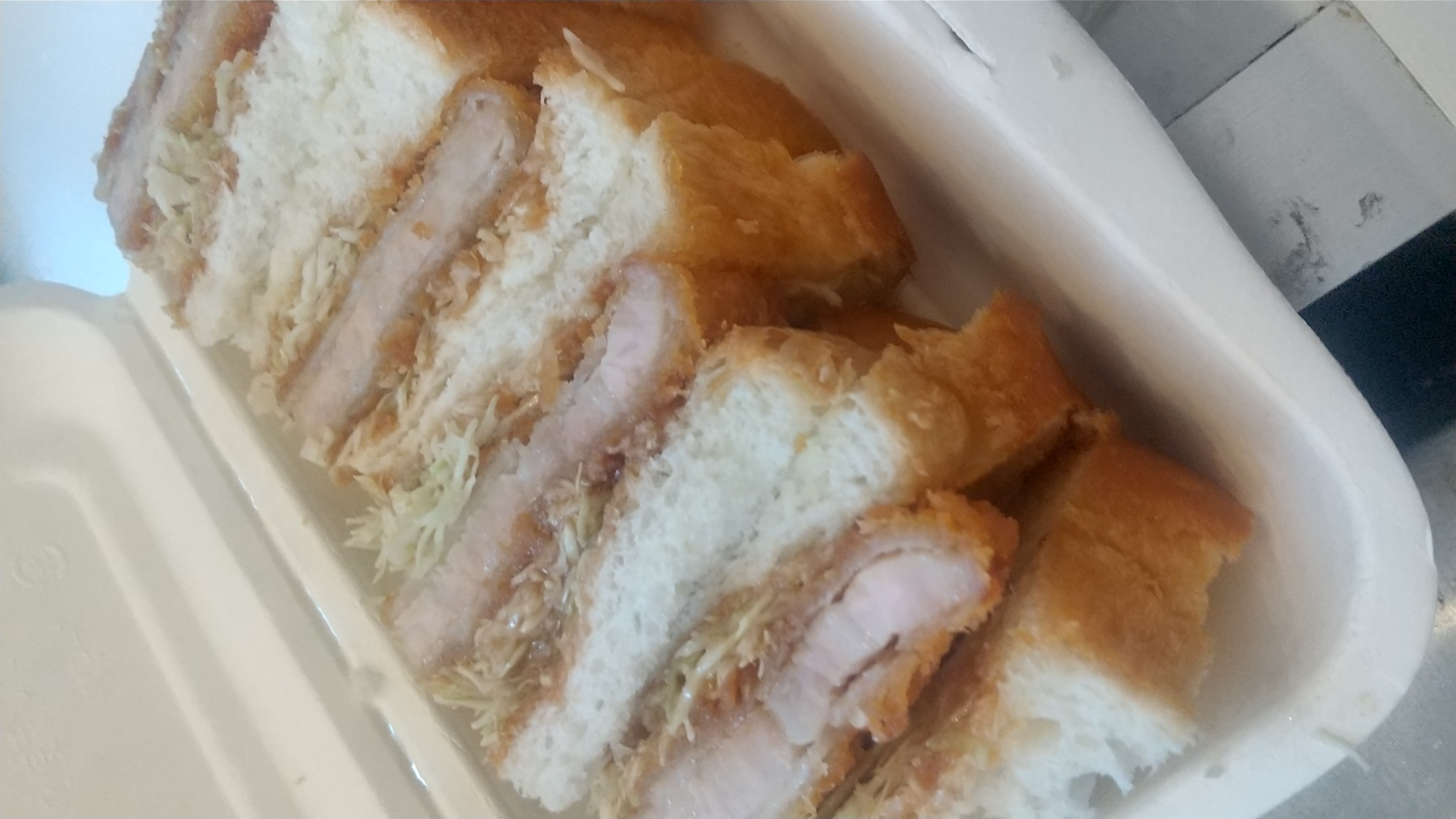 学割カツサンド