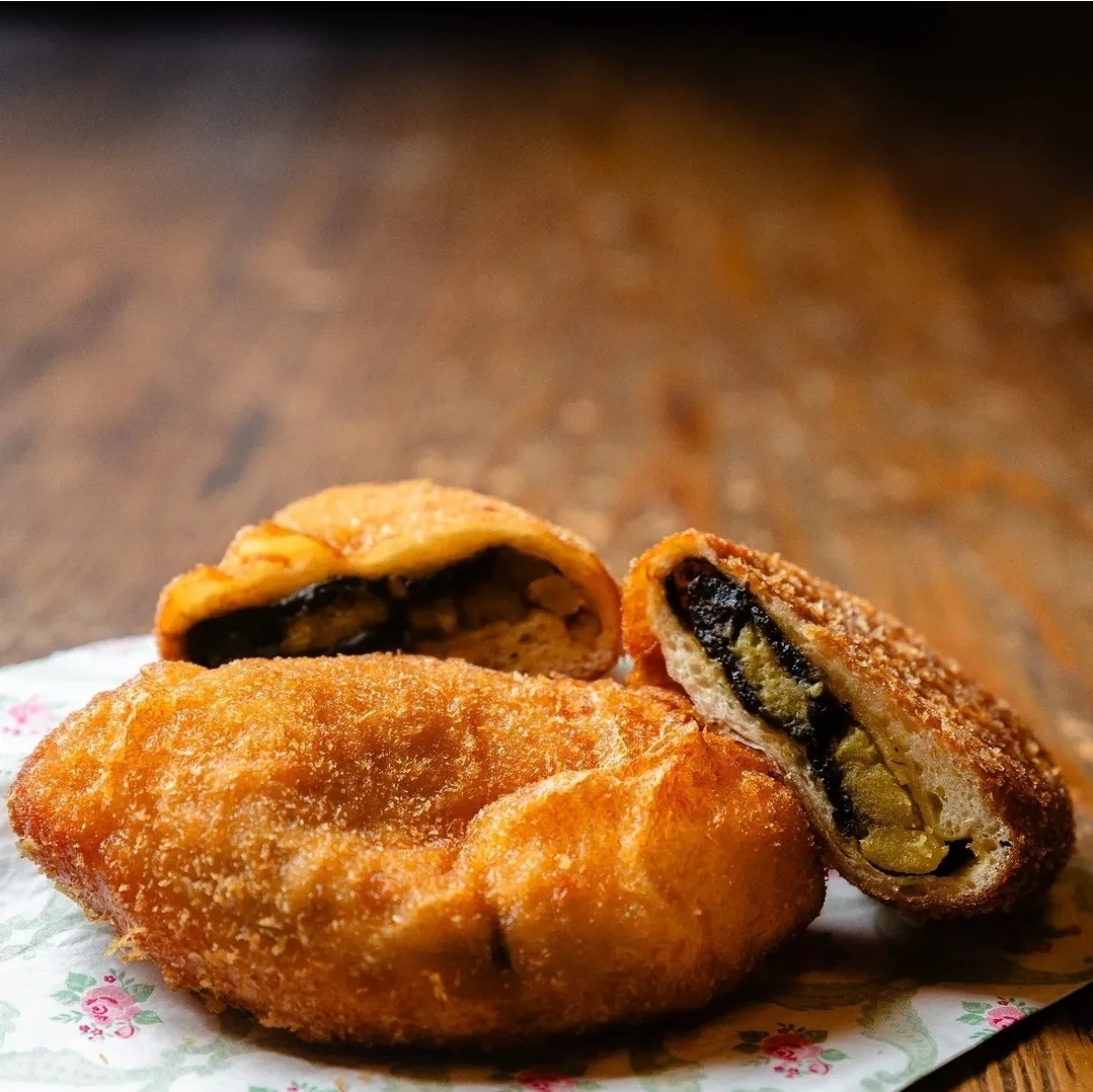 BIG!? 焼きいもカレーパン