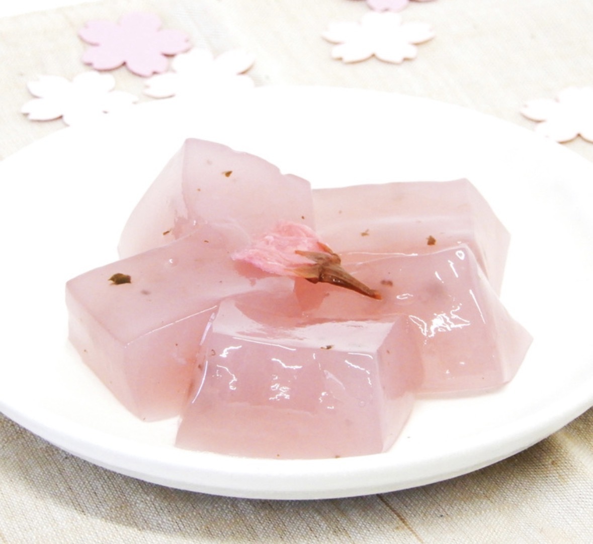 桜葉入りピンクのわらび餅