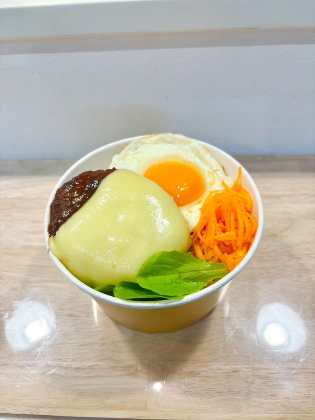 ロコモコ丼🌟チーズトッピング