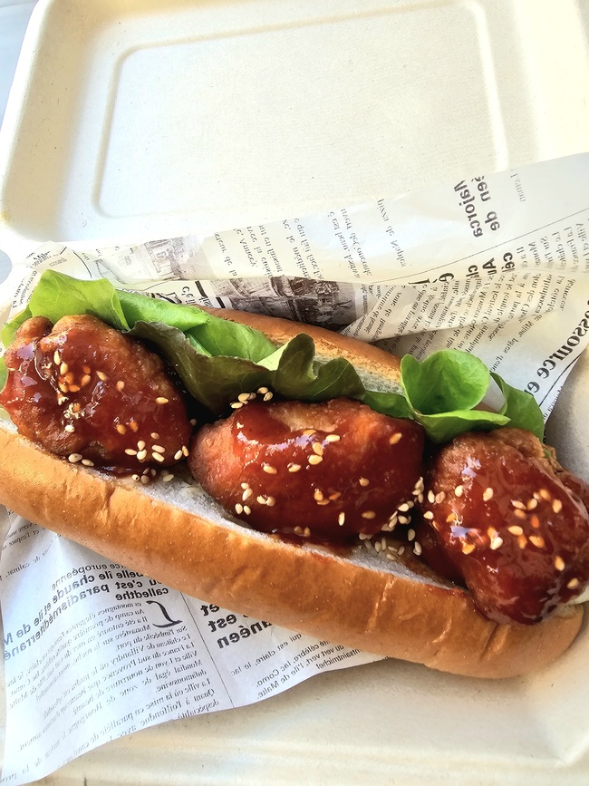 ヤンニョムチキンのホットドッグ