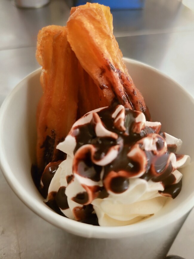 チョコクリームチュロス