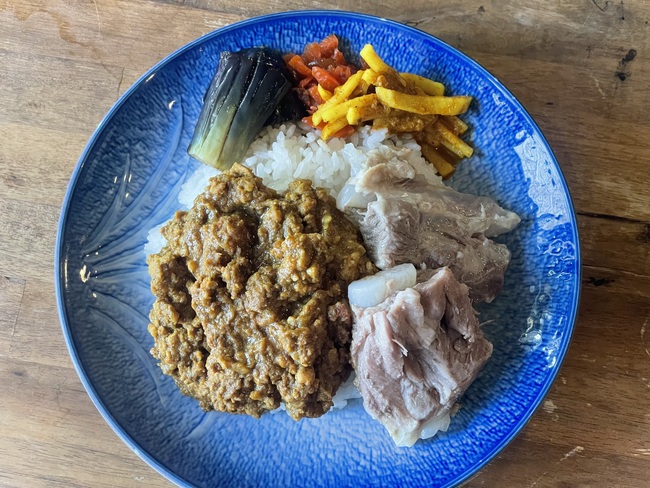 豚軟骨ソーキ＆キーマカレー