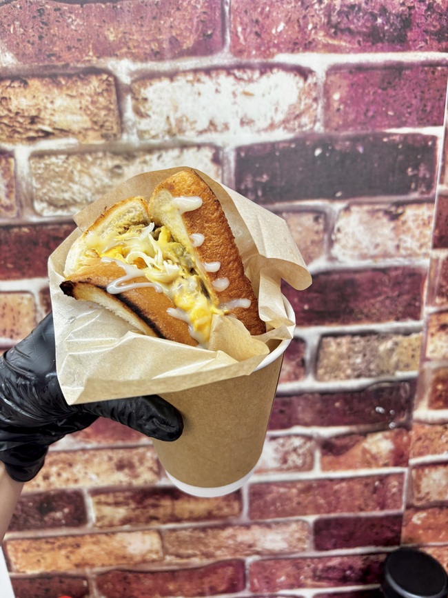 エッグチーズベーコントーストサンド