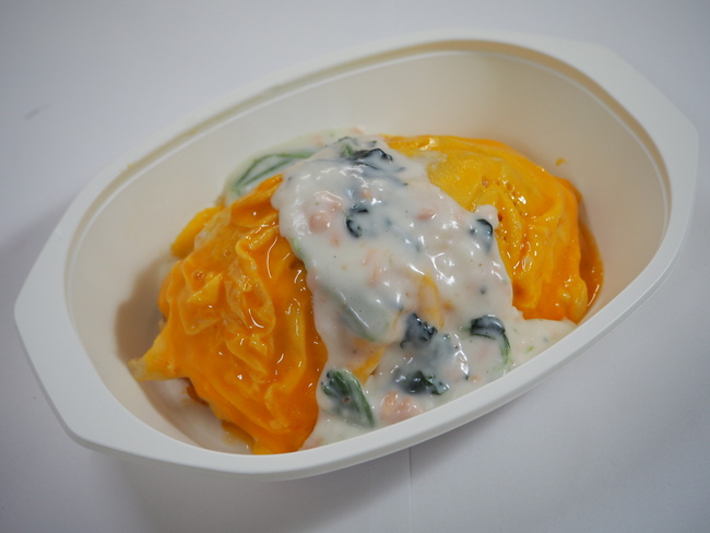 ふわとろサーモンとほうれん草のクリームソース