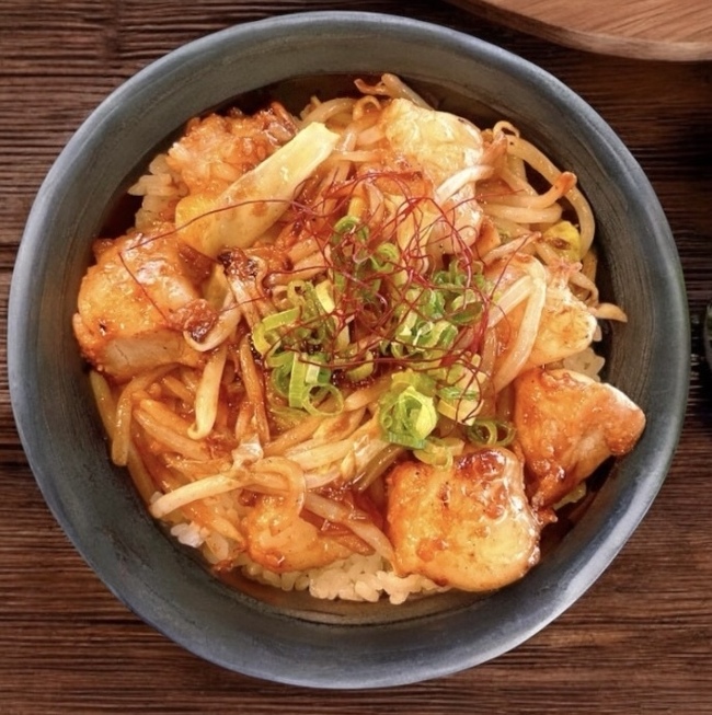 国産牛ホルモン丼