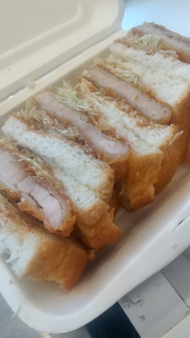 学割カツサンド