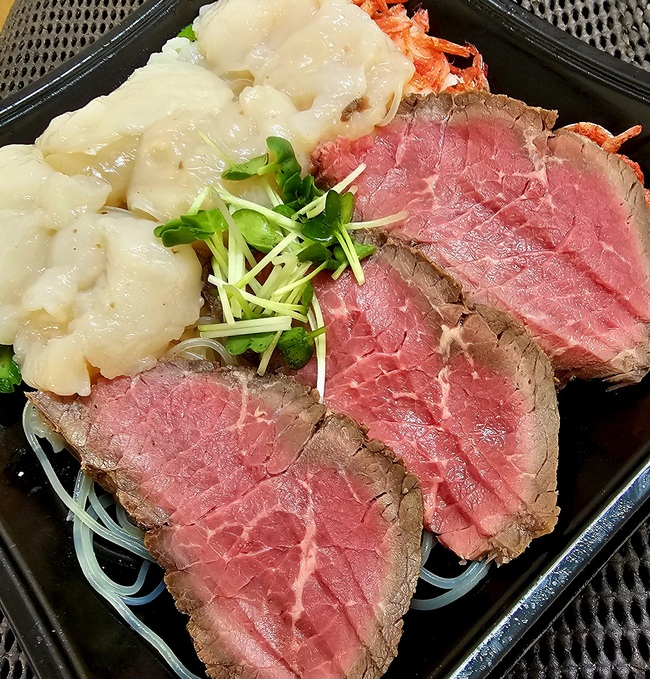 炙り帆立と牛たたき丼