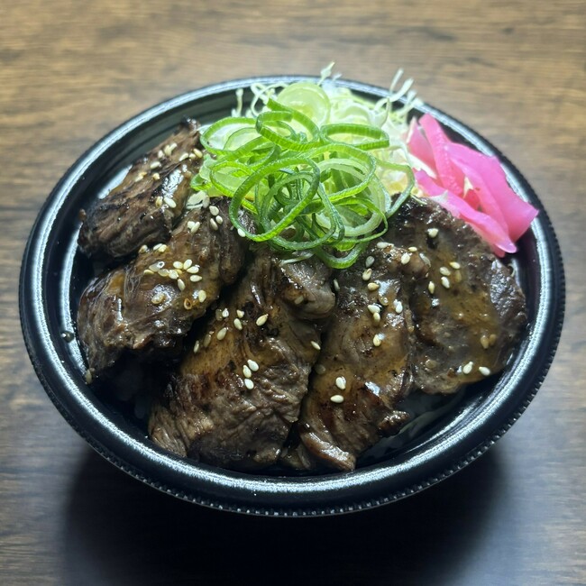 はらみステーキ丼800