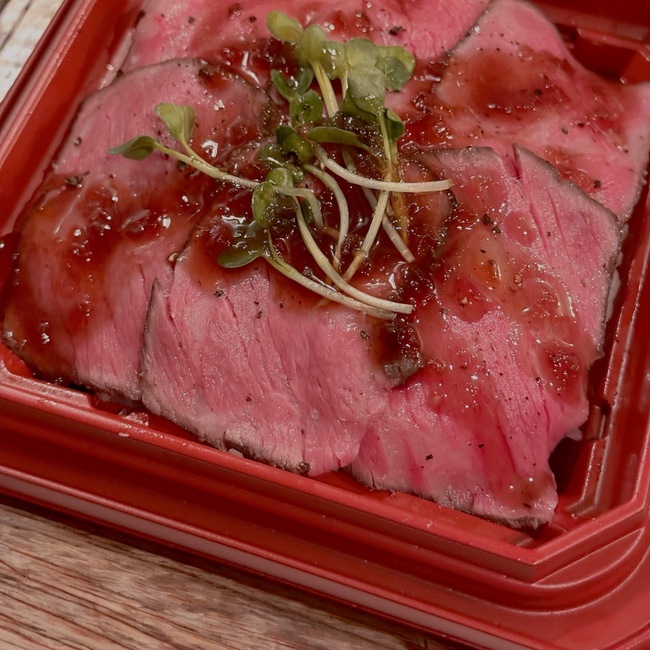 足柄牛のローストビーフ丼(ハーフサイズ)