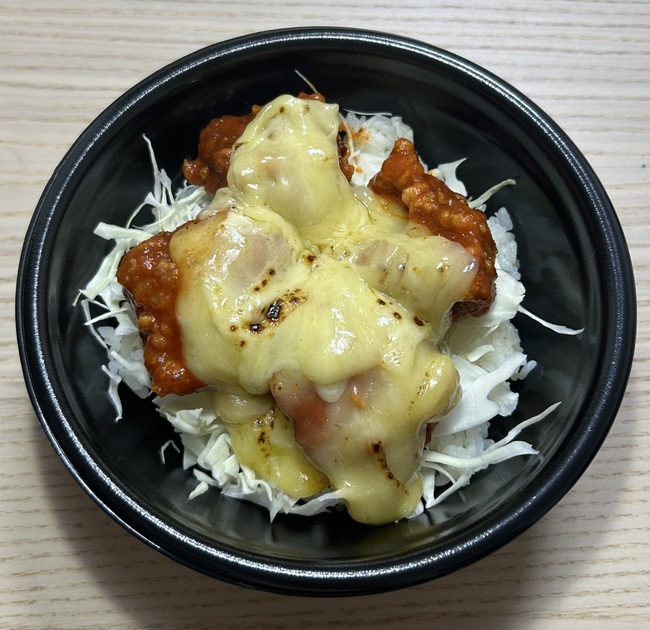 炙りチーズヤンニョム丼