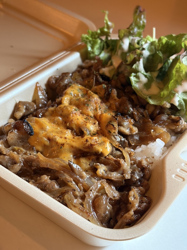 フィリーチーズステーキライス