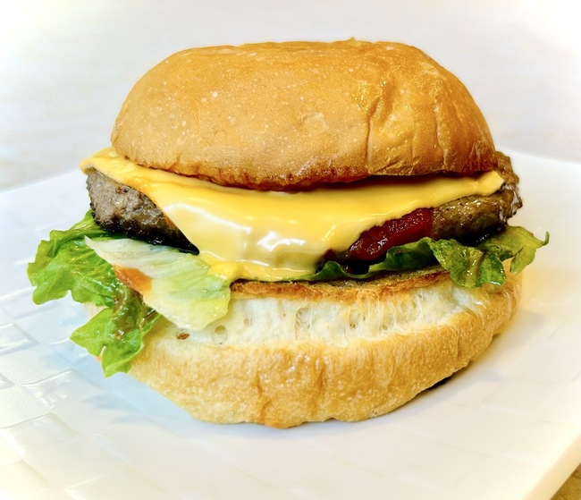 Lサイズチーズハンバーガー　100%Beerパティ使用