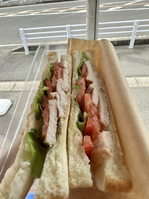 スモークチキンサンド