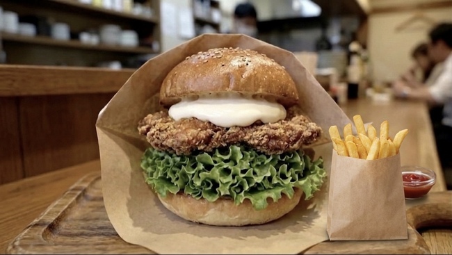カラアゲバーガー、ポテトセット