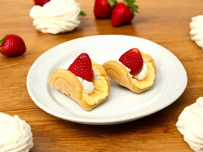 いちごのせワッフル