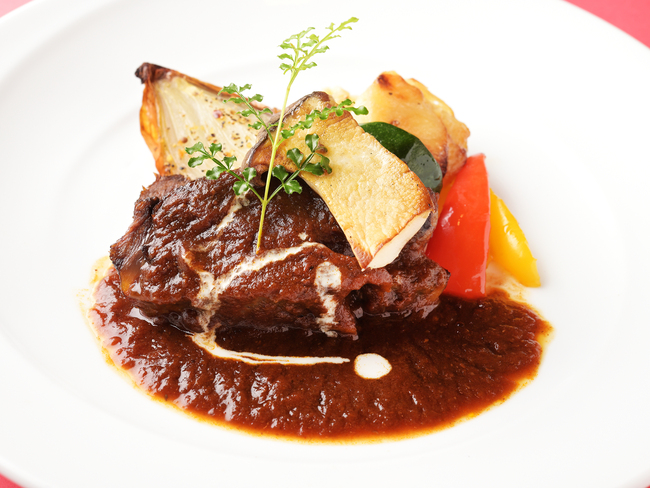 ビフとろ赤ワイン煮込み