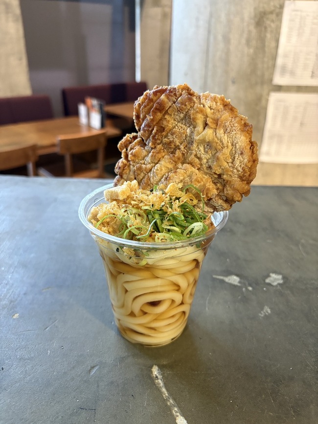 冷やしカップうどonカラアゲ
