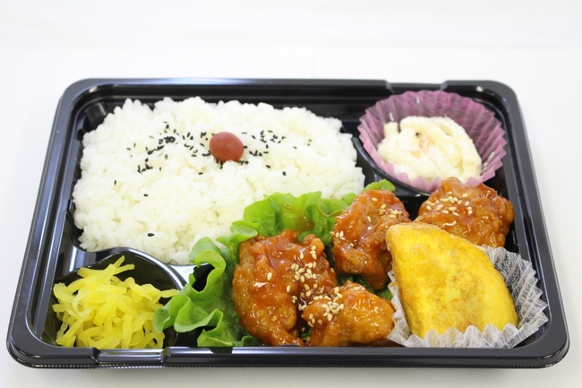 日替わり弁当３種例、若鶏唐揚げチリソース弁当