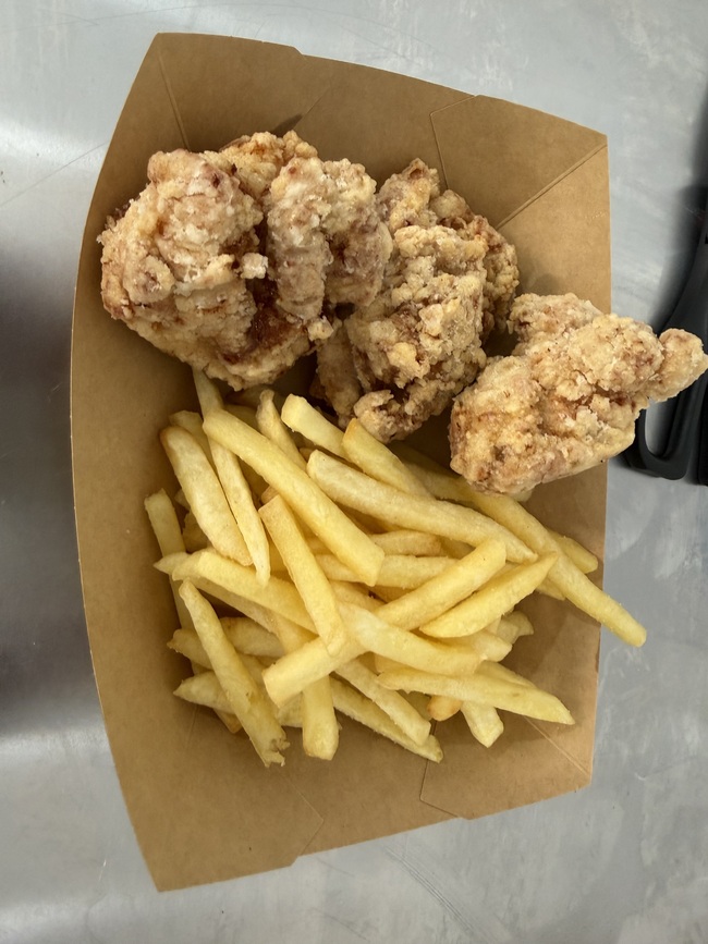 唐揚げ3個とフライドポテトのセット