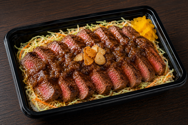 炭火焼き牛赤身ステーキ丼