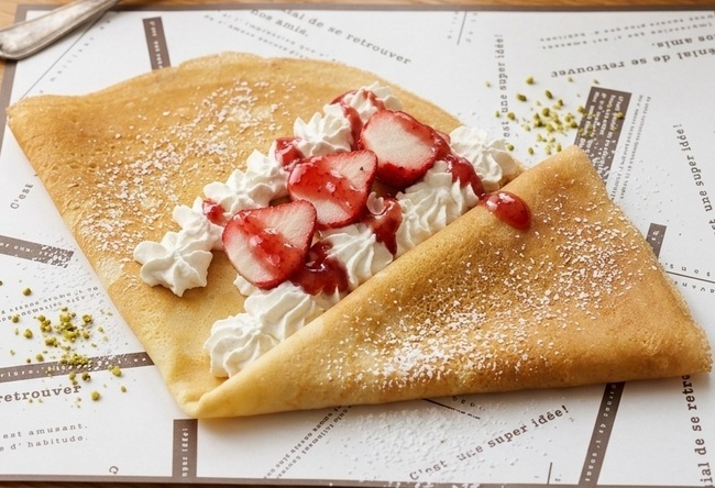 いちごクレープ